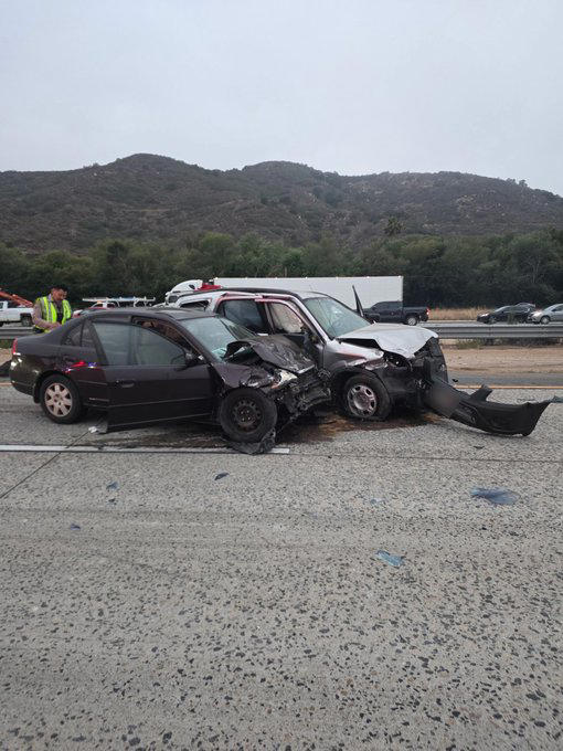 Deadly crash shuts down northbound I-15 near SR-76, causing major ...