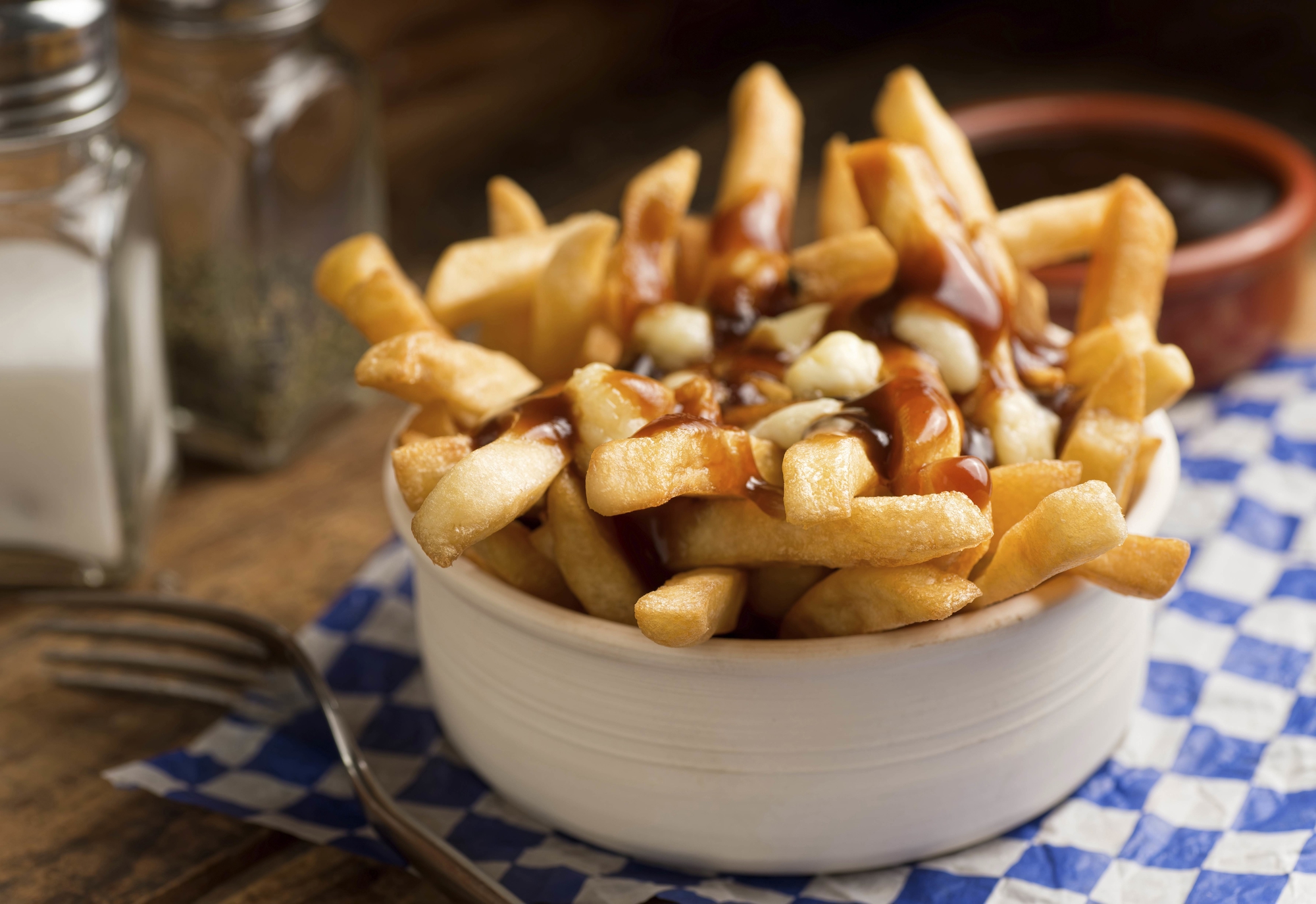 Poutine québécoise : comment réussir la recette traditionnelle à la ...