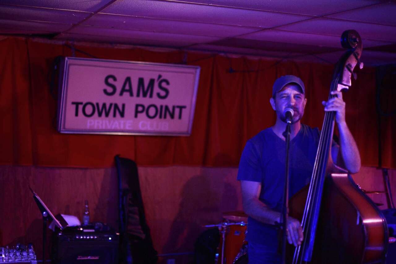 'Super Secret AI Bee' is stirring buzz at Sam's Town Point in South Austin