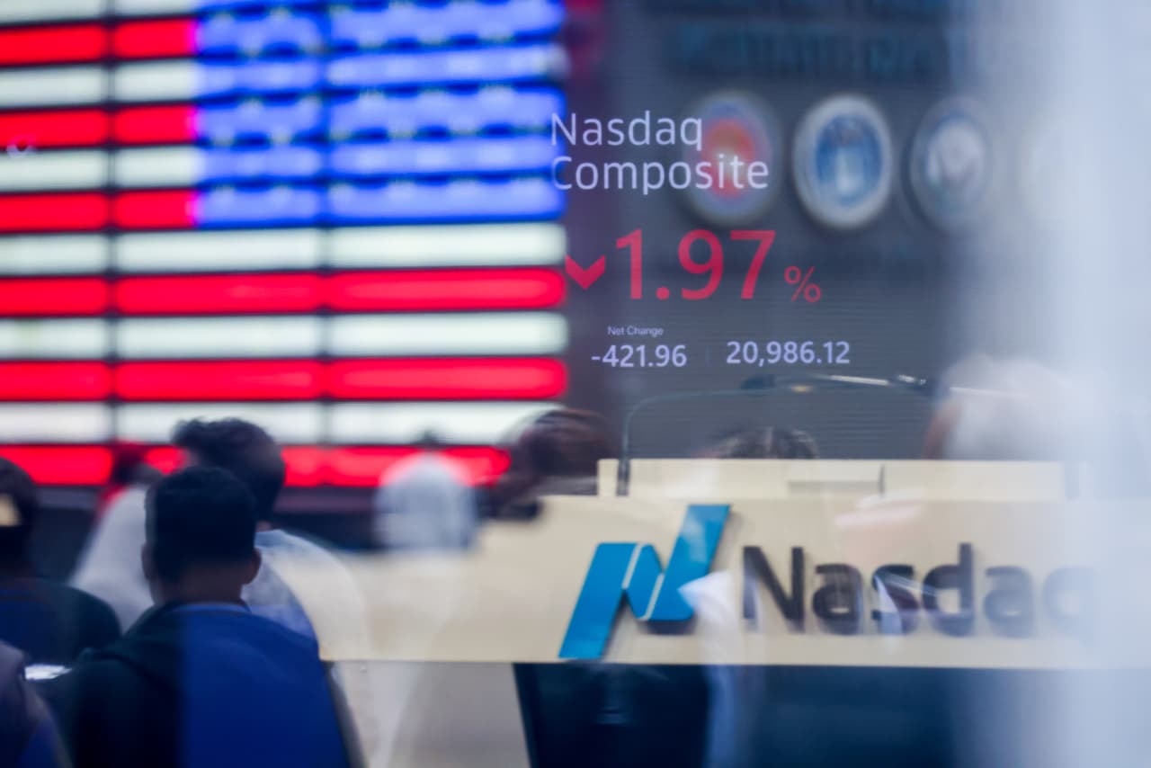 Why the next three weeks will decide the stock market's second-half fate