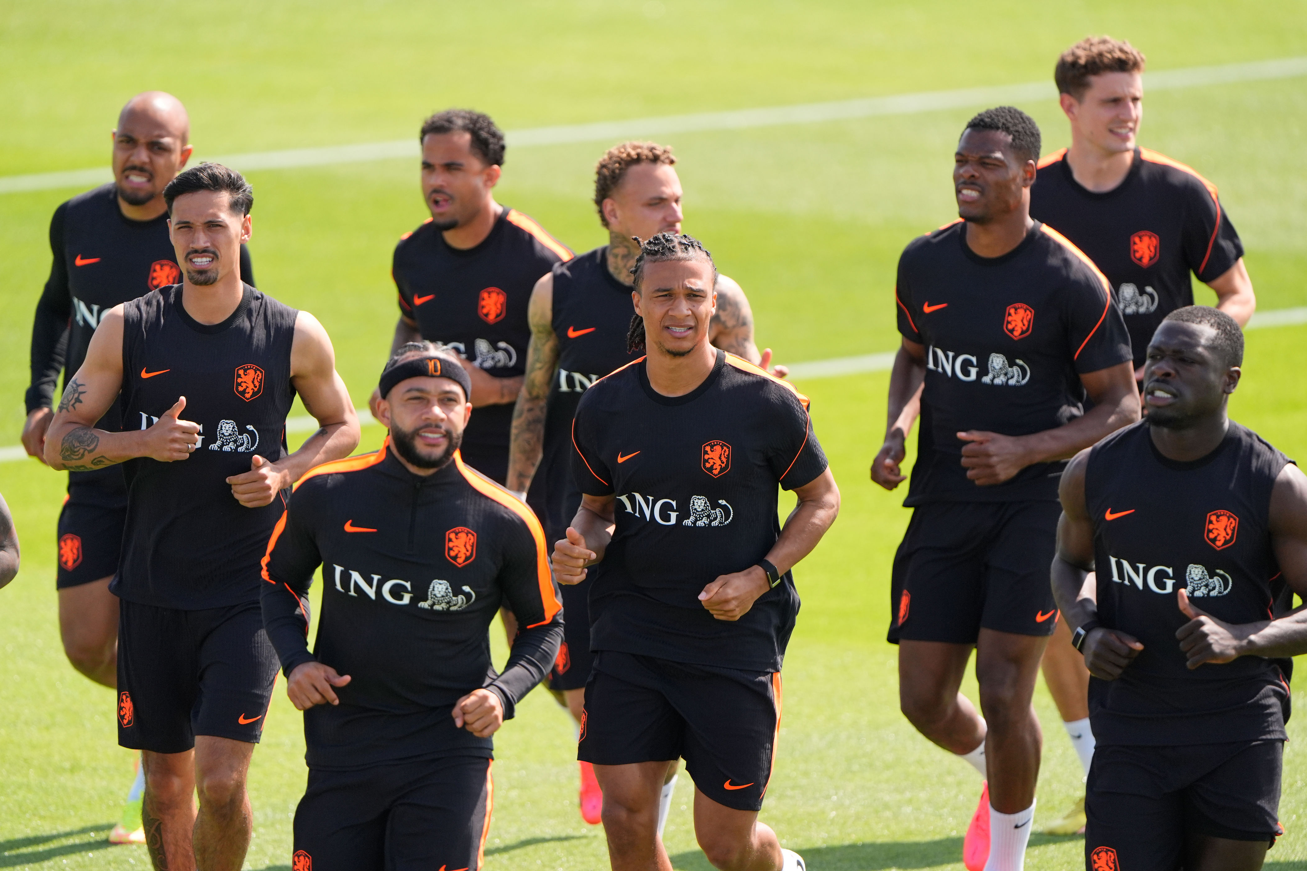 Integrantes de la selección de Países Bajos entrenan antes de que inicie la Copa Mundial el miércoles 10 de junio del 2026. (AP Foto/Charlie Riedel)