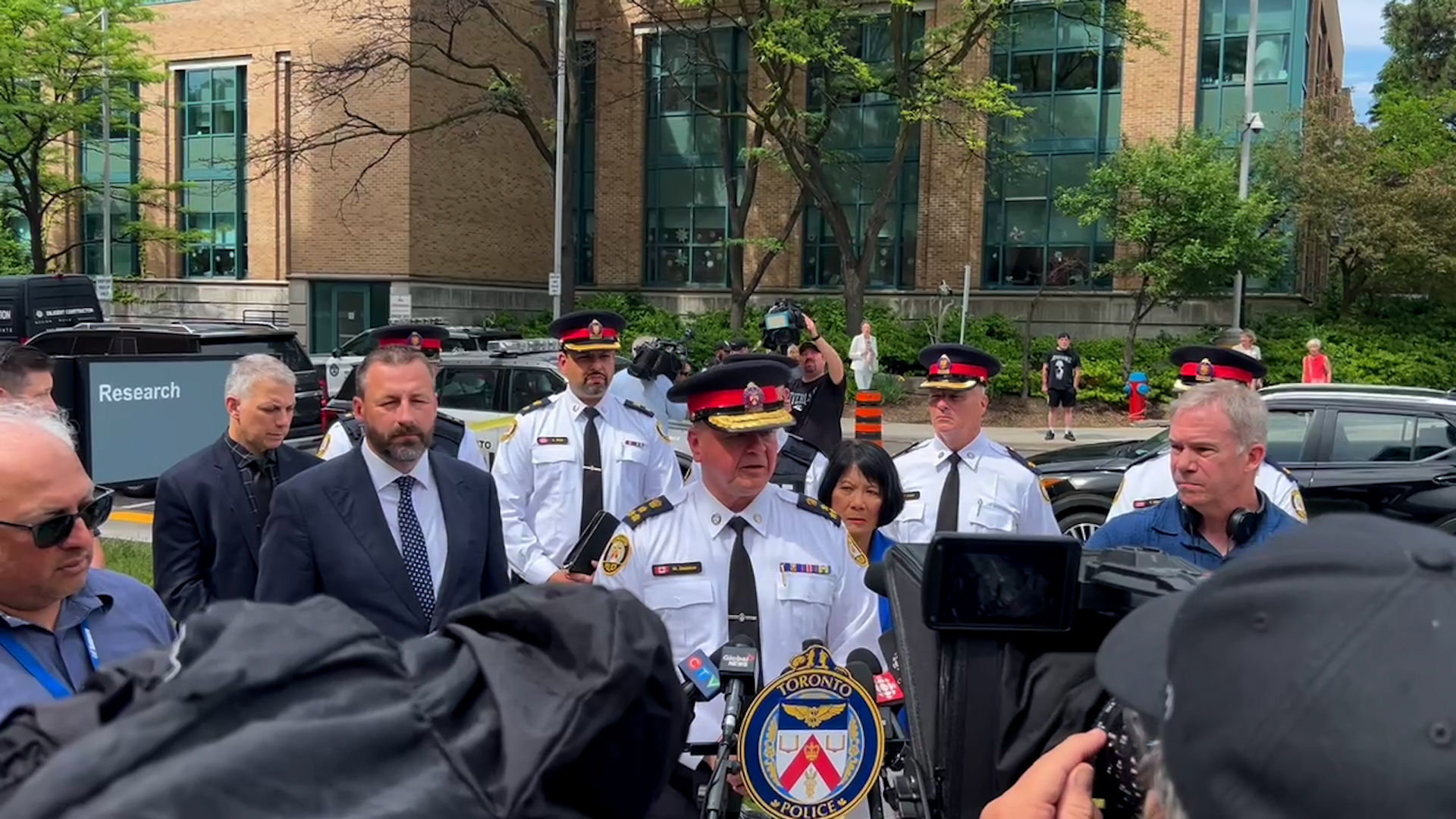 Toronto police say officer who was shot has died