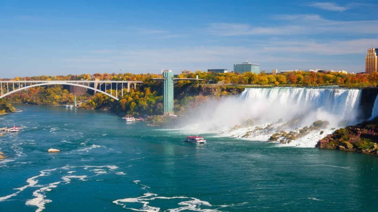 16 natural US landmarks that feel surprisingly easy to visit