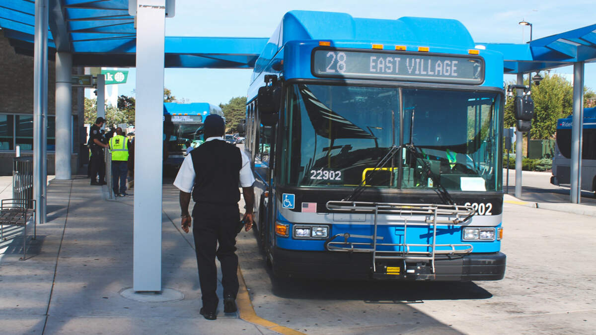 New cashless fare causes 'chaos' for some KC bus riders. Neighbors are ...