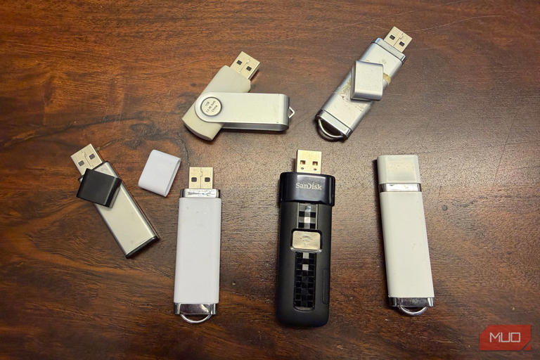 My USB drive does 4 things cloud backup can't — here's why I'll never ...