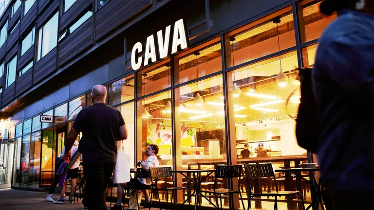 While Wendy’s and Pizza Hut close hundreds of stores, this fast-casual ...