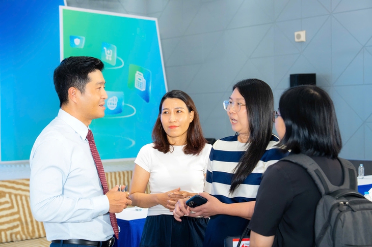 Thanh toán số bùng nổ: Hộ kinh doanh mong chính sách phí ưu đãi