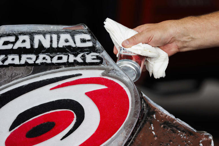 Carolina Hurricanes tailgaters battle heat wave ahead of Game 5 of the ...