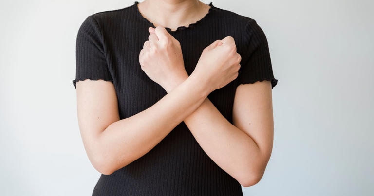 11 texts that are major manipulation red flags, according to psychologists