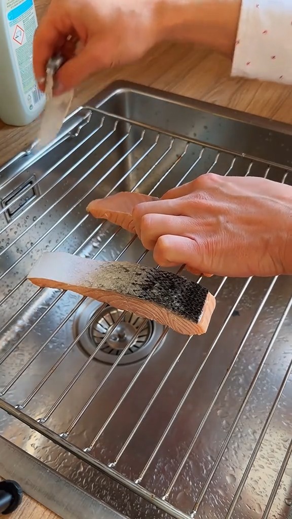 Does a toothpick in a lemon work?
