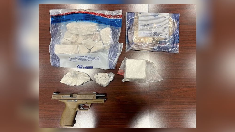 2 arrested after fentanyl, meth found during drug busts