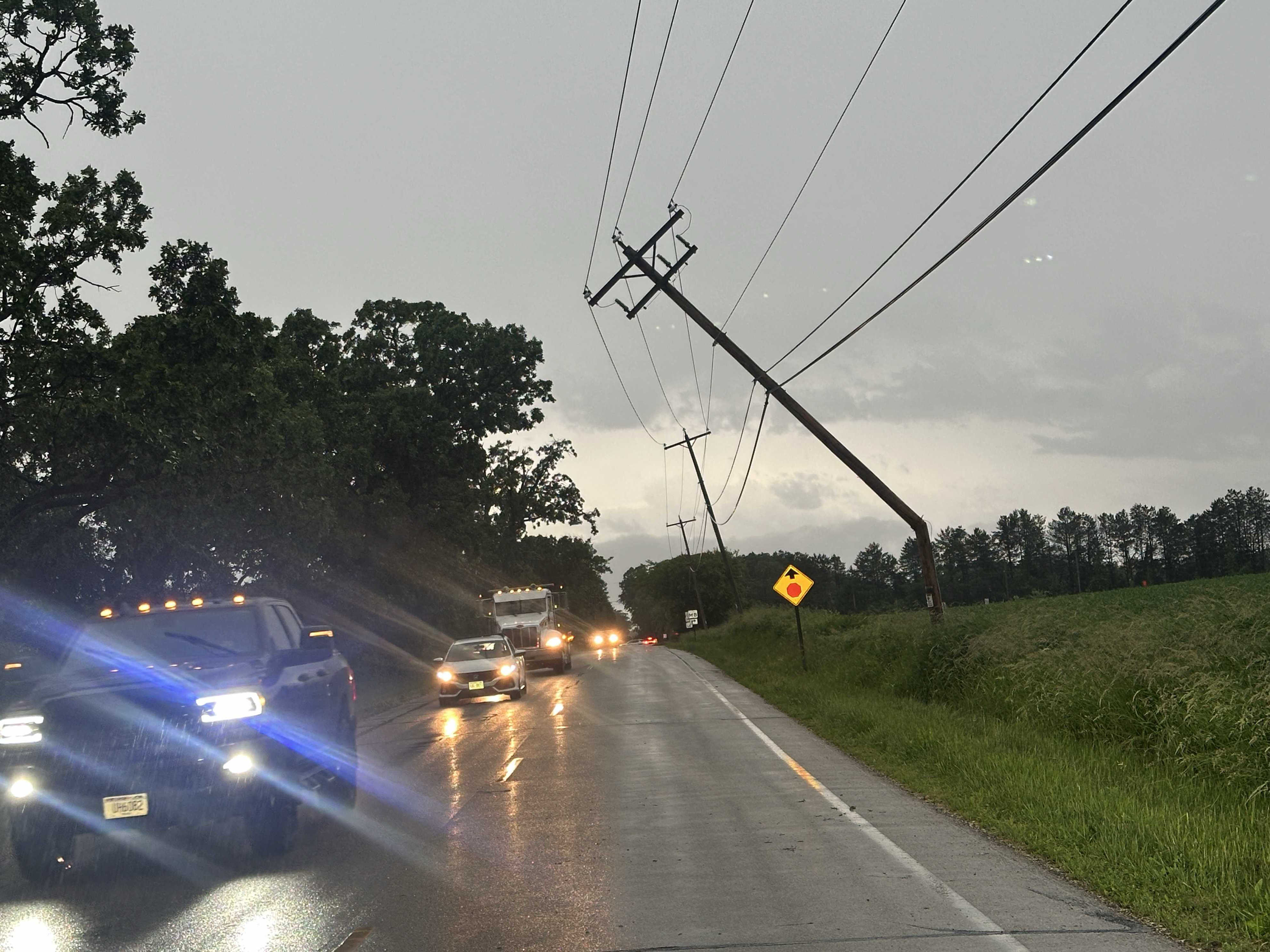 Powerful storms knock out power for thousands of SE Wisconsin customers