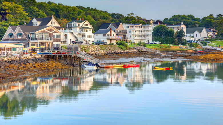 Maine's Unofficial 'Lobster Crawl' Is A Delicious Coastal Trail Through Scenic Towns And Seafood Shacks