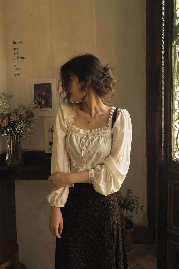 Poetcore is the dreamy fashion trend taking over everyone's wardrobe ...