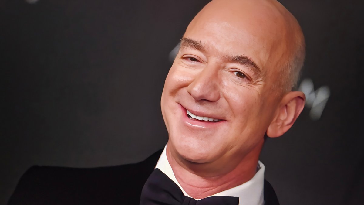 Jeff Bezos lève 12 milliards pour fabriquer un « ingénieur général ...