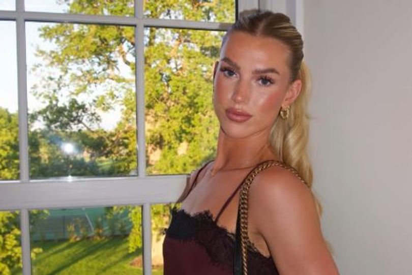 meet-marcos-senesi-s-stunning-footballer-girlfriend-who-made-tottenham