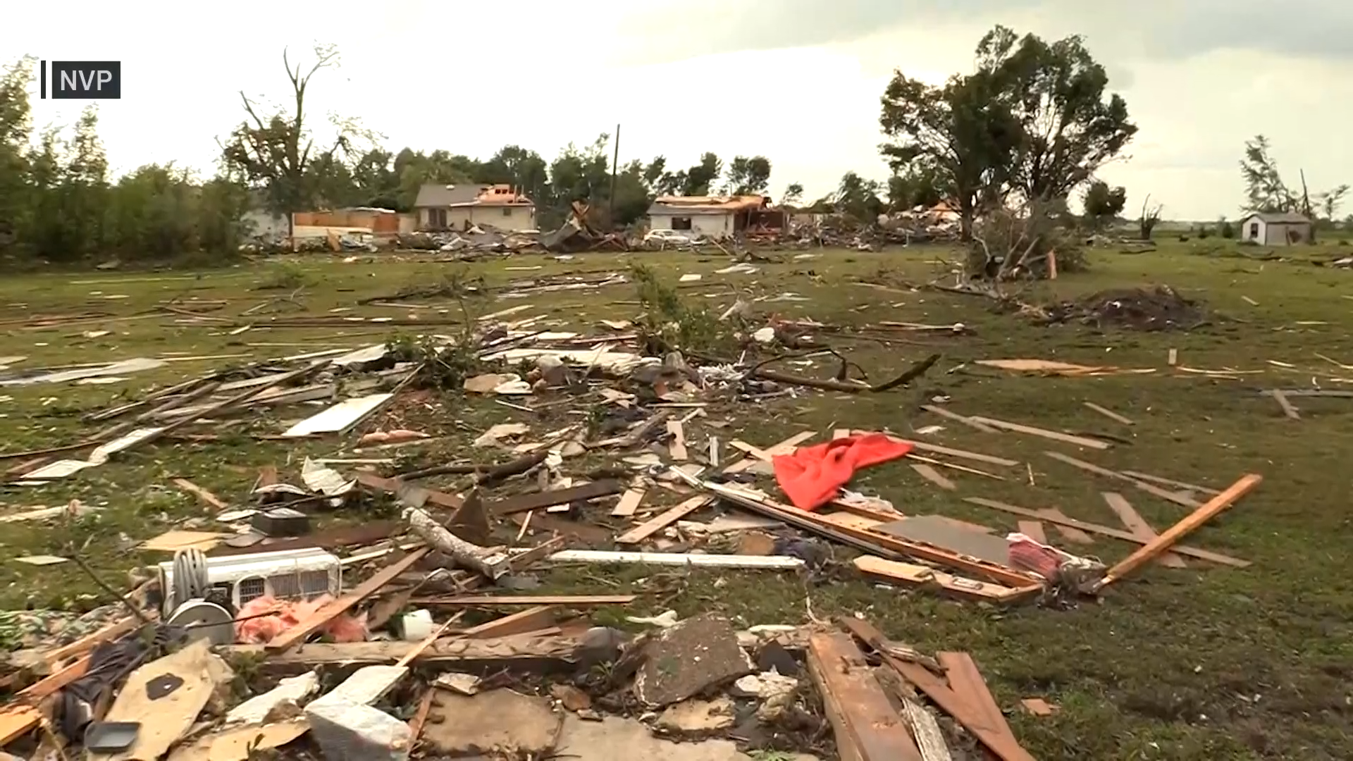 Photos, videos show damage in wake of multiple tornadoes in Illinois ...