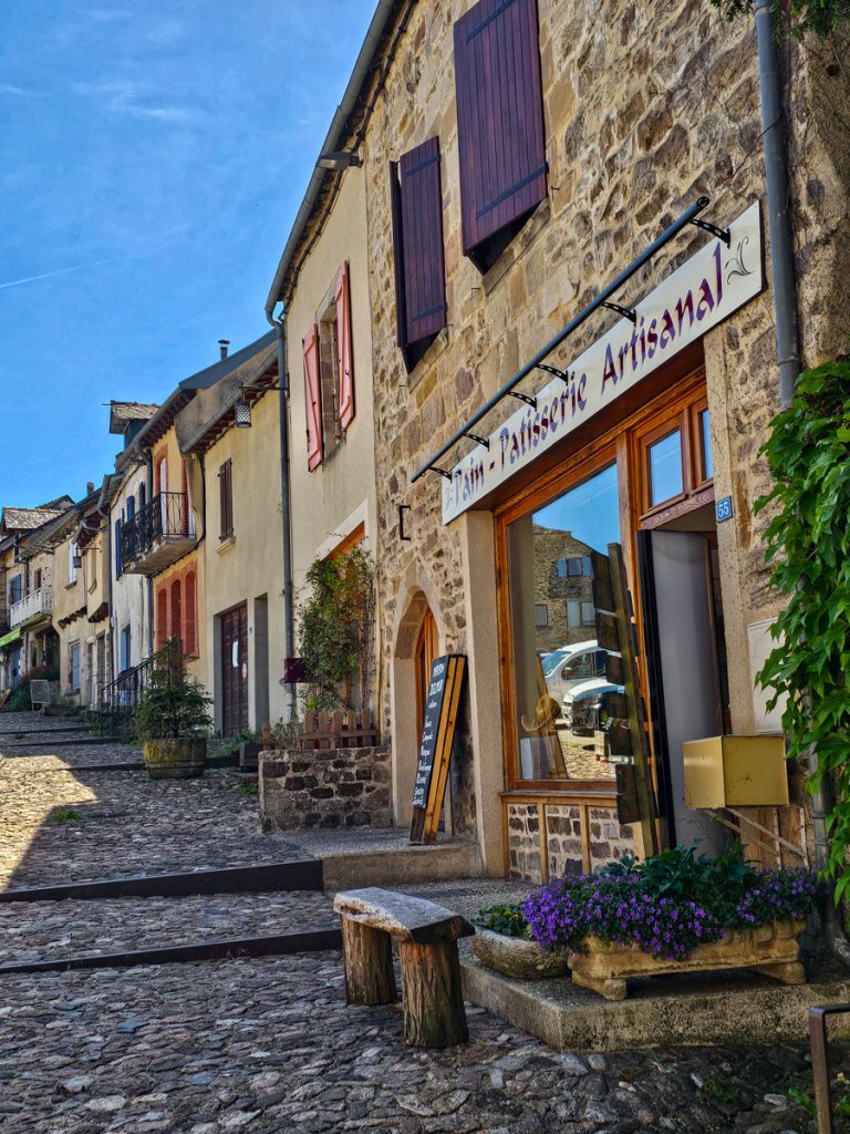 10 Ridiculously Picturesque Villages in Southwest France