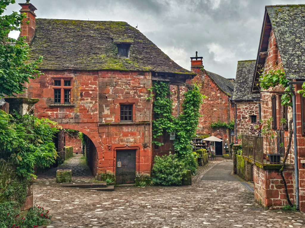 10 Ridiculously Picturesque Villages in Southwest France