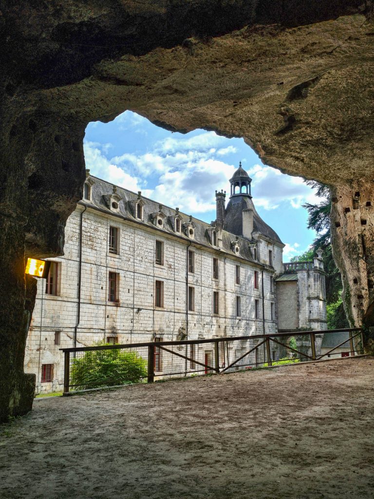 10 Ridiculously Picturesque Villages in Southwest France