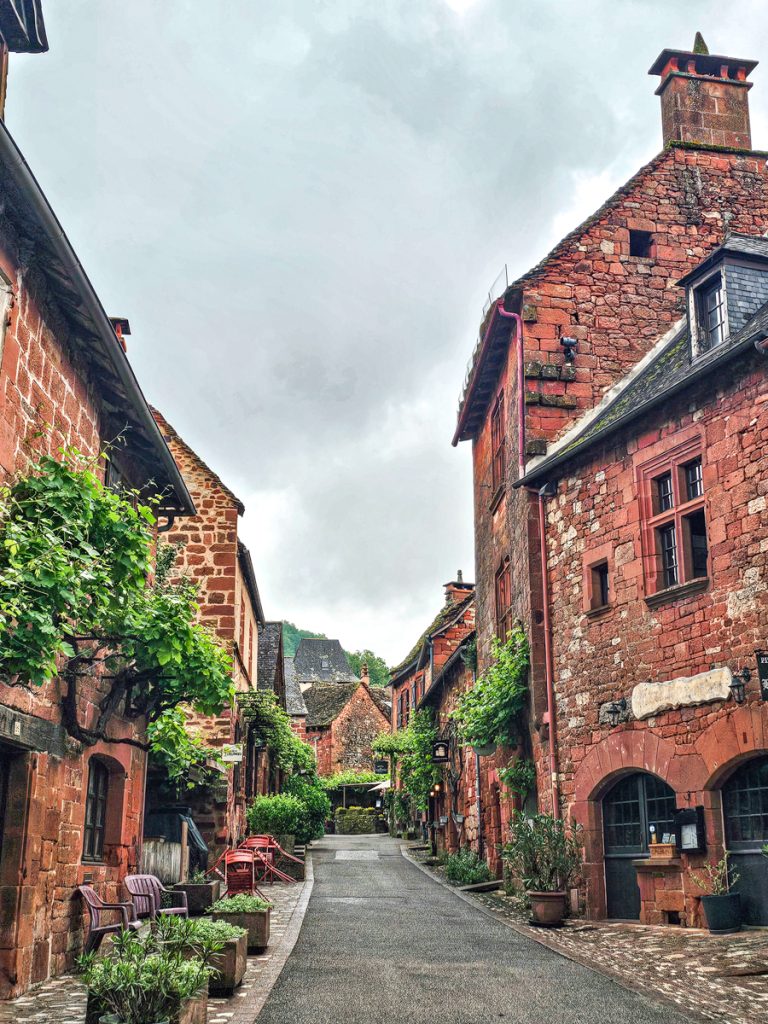 10 Ridiculously Picturesque Villages in Southwest France