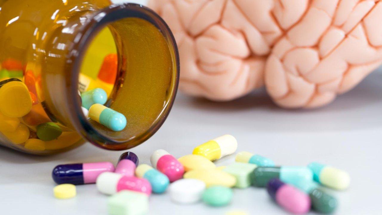 Bipolarité, schizophrénie : alerte sur un médicament qui constipe