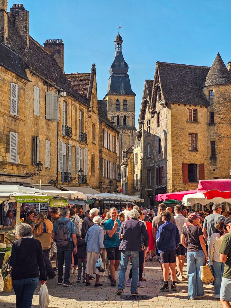 10 Ridiculously Picturesque Villages in Southwest France