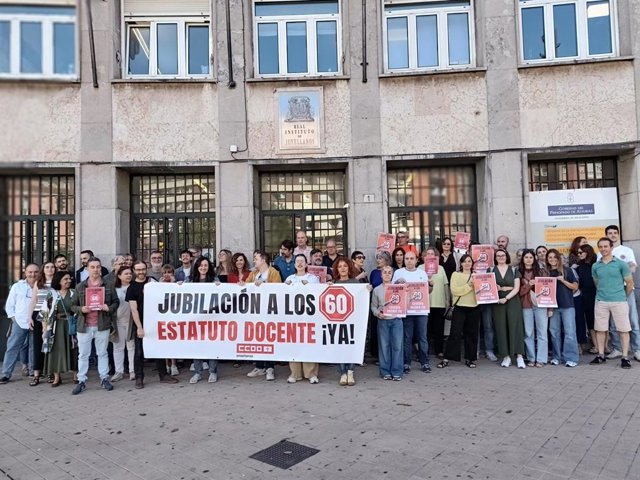 Profesores del IES Jovellanos, Doña Jimena y Fernández Vallín se ...