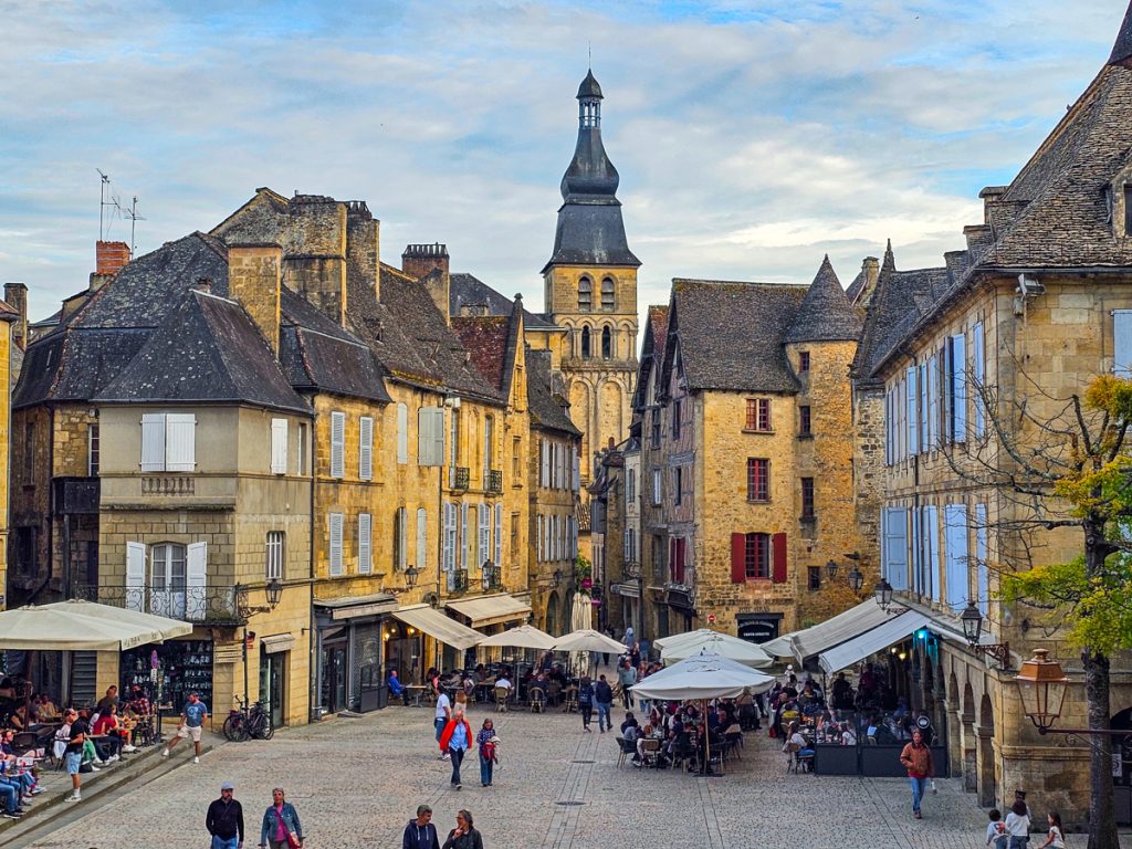 10 Ridiculously Picturesque Villages in Southwest France