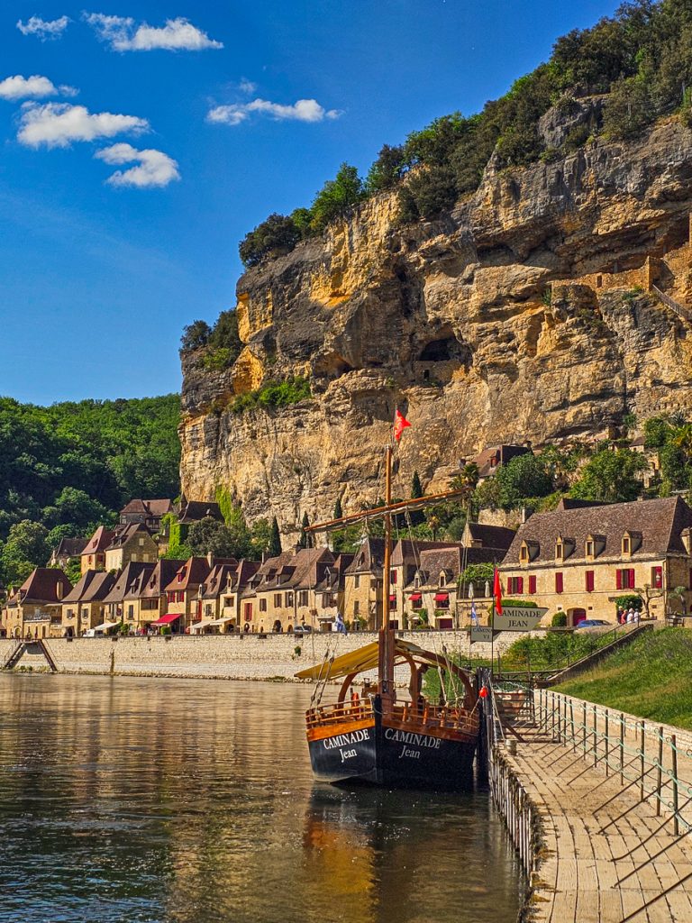 10 Ridiculously Picturesque Villages in Southwest France