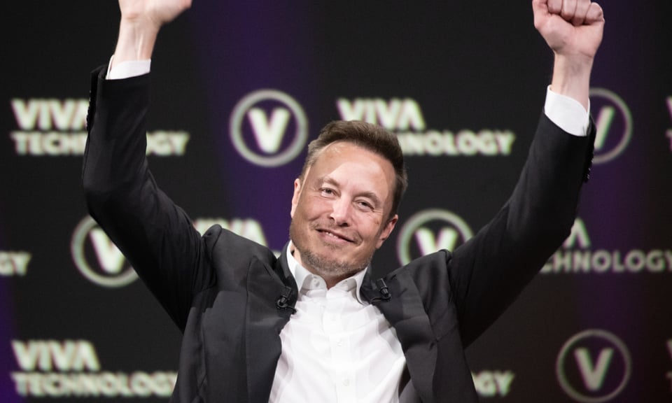 Elon Musk se convierte en el primer billonario del mundo tras el debut ...