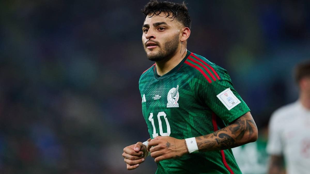 Selección mexicana: Alexis Vega raja contra el arbitraje por expulsión ...