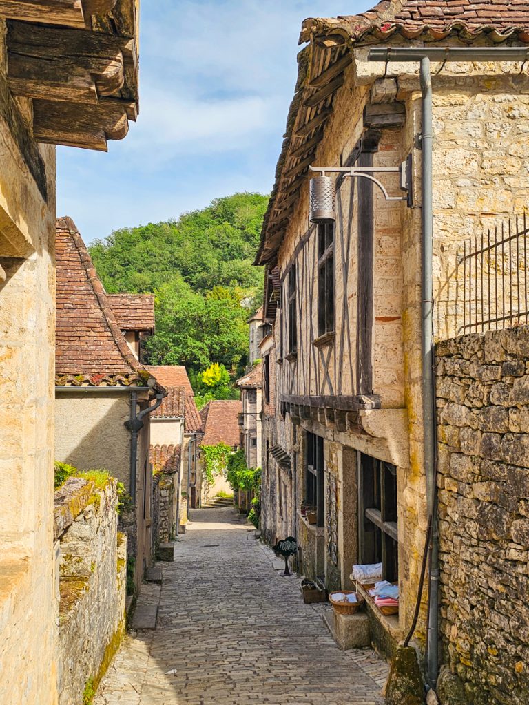 10 Ridiculously Picturesque Villages in Southwest France