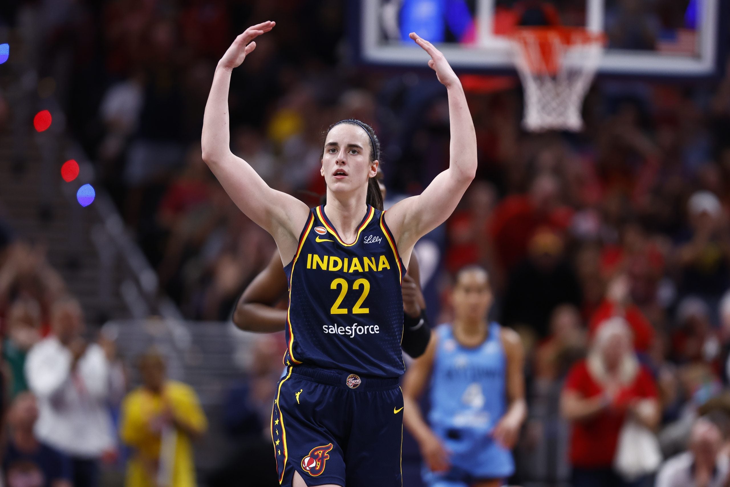 Caitlin Clark, Aliyah Boston make history in Fever win over Sky