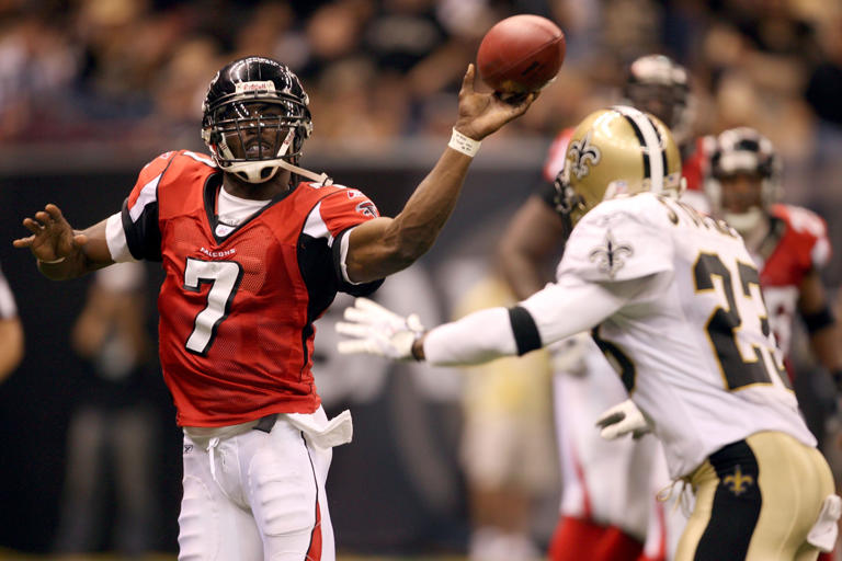 Who are the top 10 passing yards leaders in NFC South history?