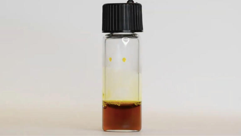 New cell-inspired material eliminates need for metals, plastics in ...