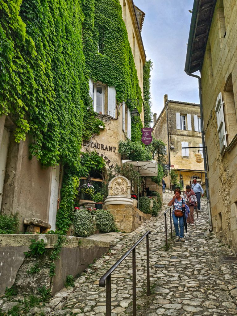 10 Ridiculously Picturesque Villages in Southwest France