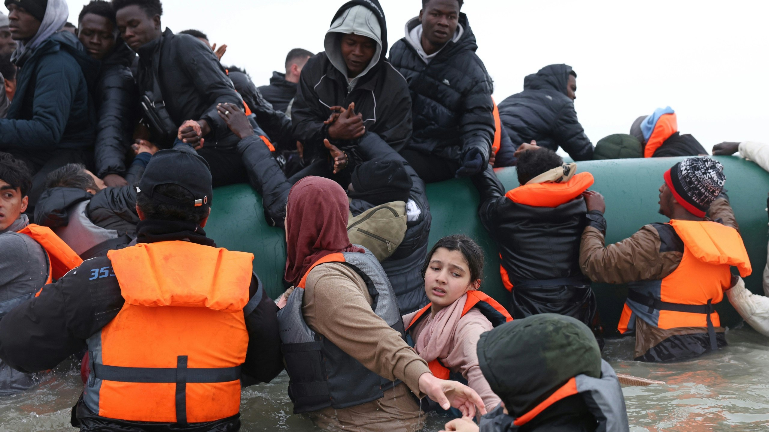Smugglers target vulnerable female migrants