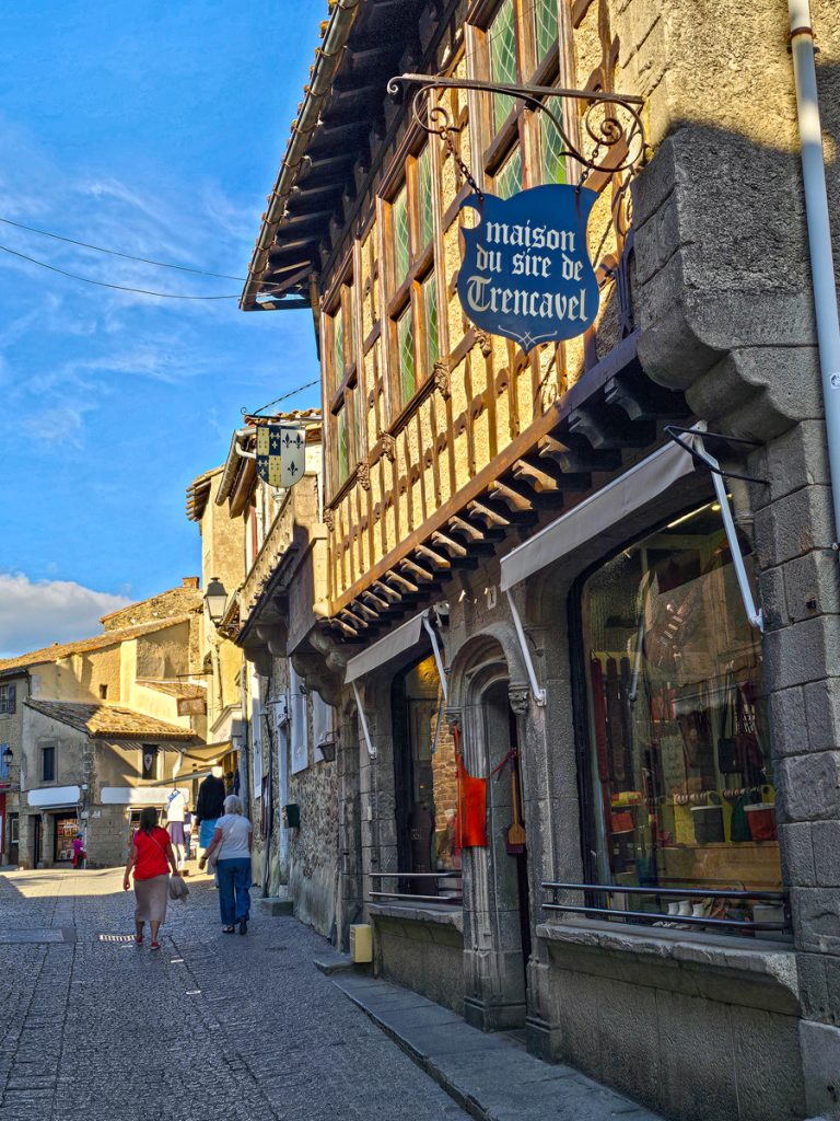 10 Ridiculously Picturesque Villages in Southwest France