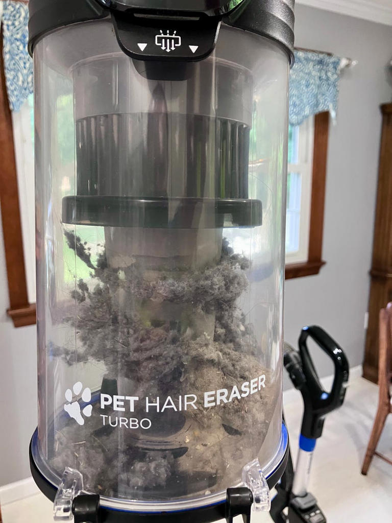 i-tested-bissell-s-pet-hair-eraser-turbo-lift-off-it-s-more-versatile