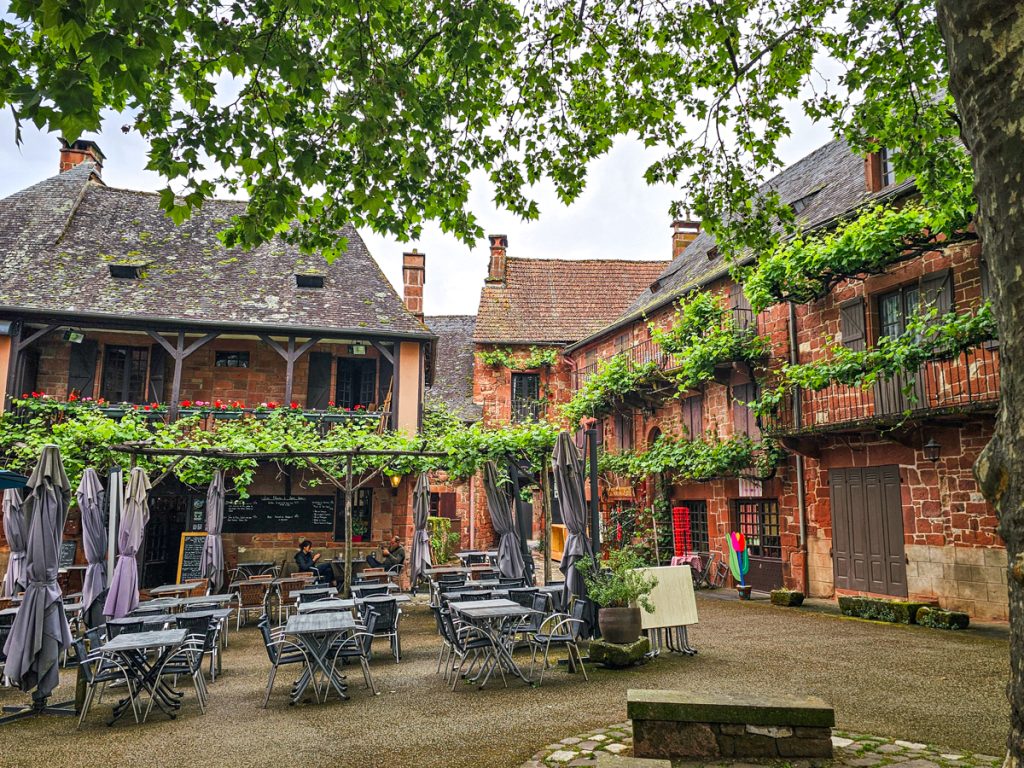 10 Ridiculously Picturesque Villages in Southwest France