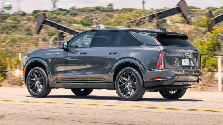 the-escalade-iq-has-a-year-to-show-us-why-it-s-cadillac-s-actual-halo-car