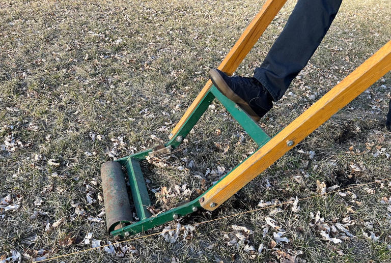 How to use a sod cutter