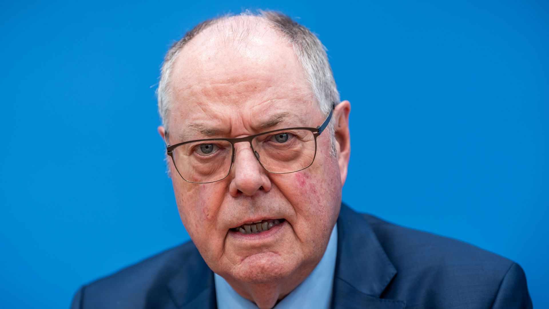 AfD: Peer Steinbrück regt neue Strategie im Umgang mit der Partei an