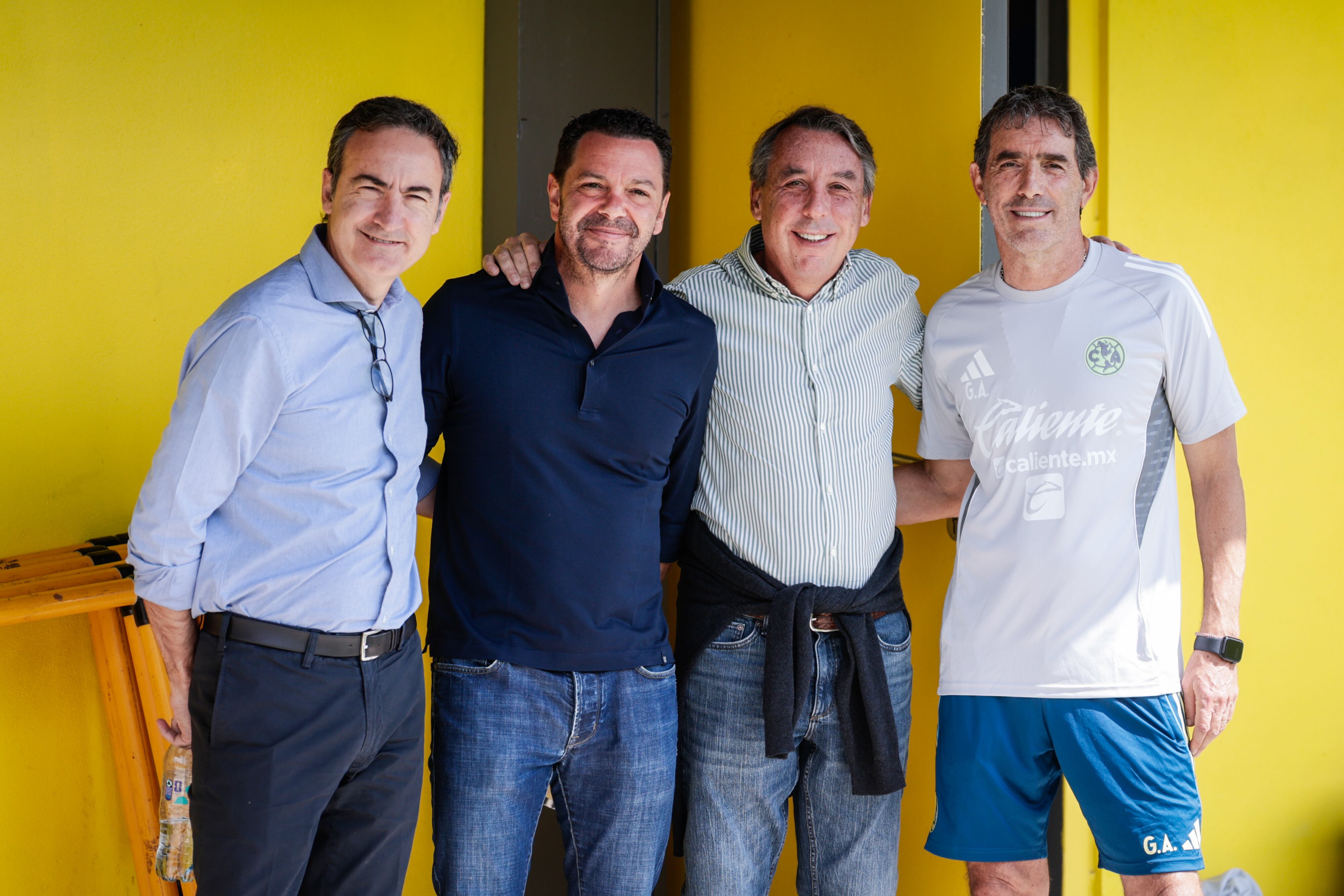 Emilio Azcárraga Jean visita al América y se reúne con Guillermo Almada