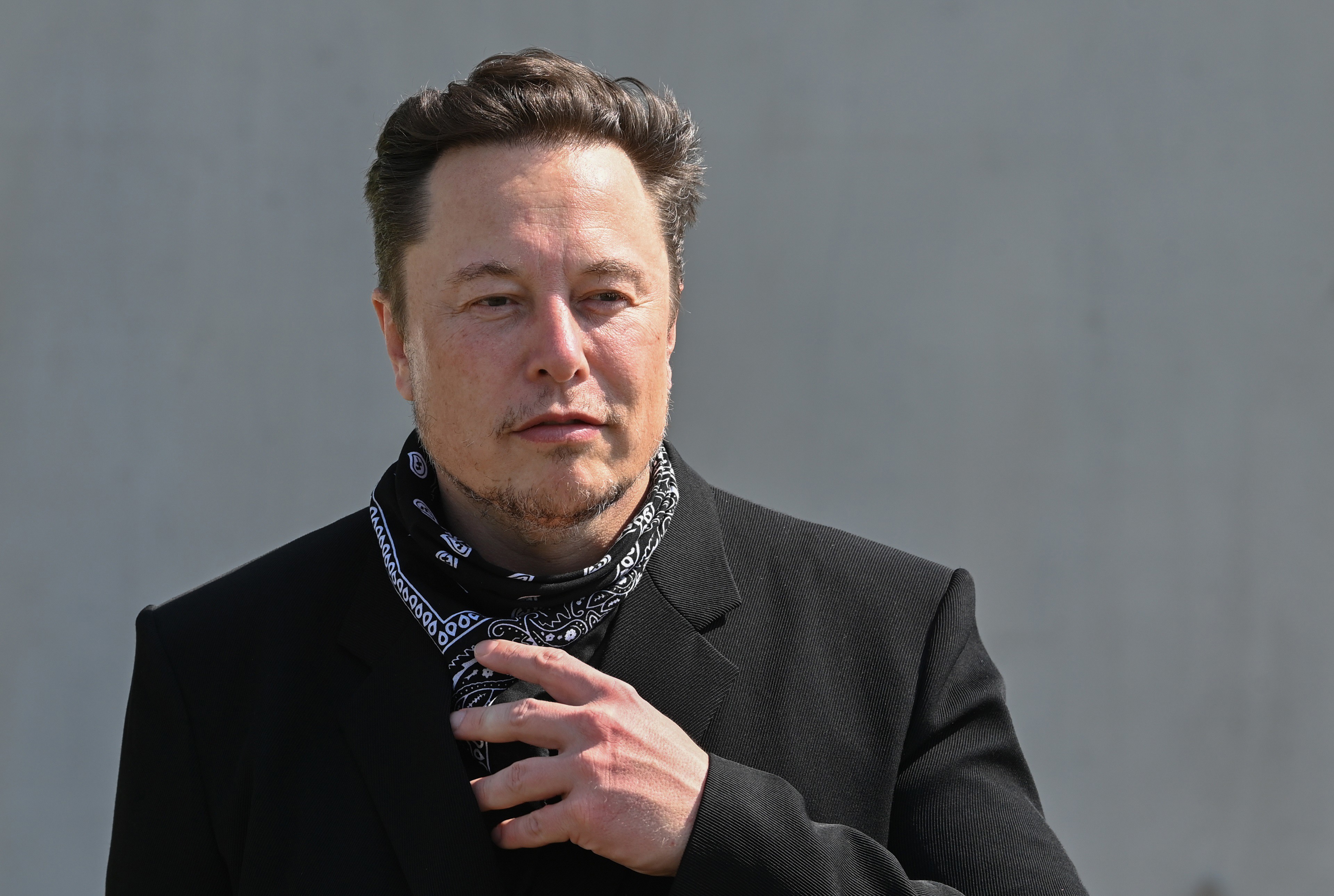 Elon Musk se convierte en el primer billonario del mundo tras salida a ...