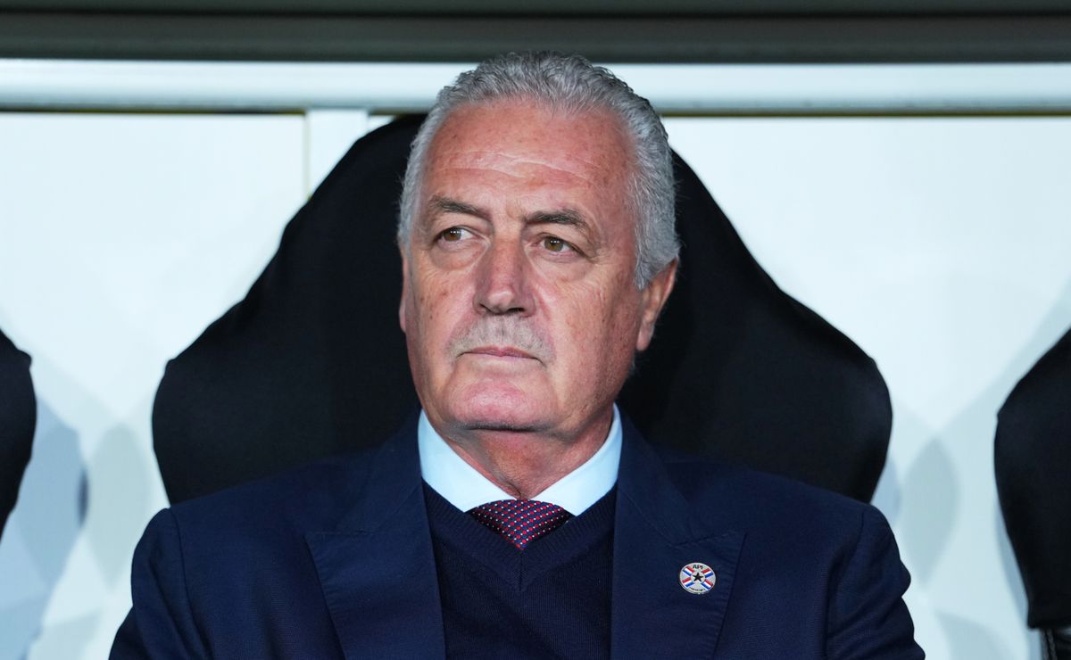 Paraguay manager Gustavo Alfaro: Career profile and background