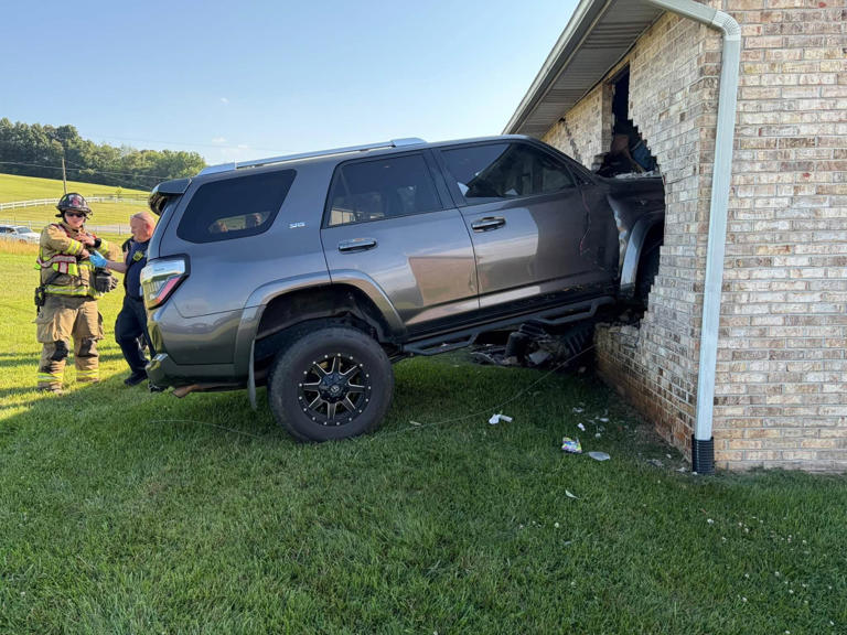 Car with no one inside crashes into Hamblen County home