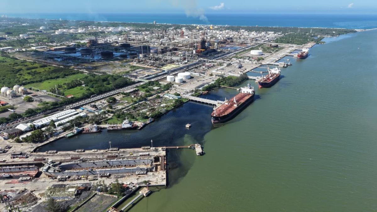 Pemex descarta presencia de hidrocarburo libre en margen del Río Pánuco