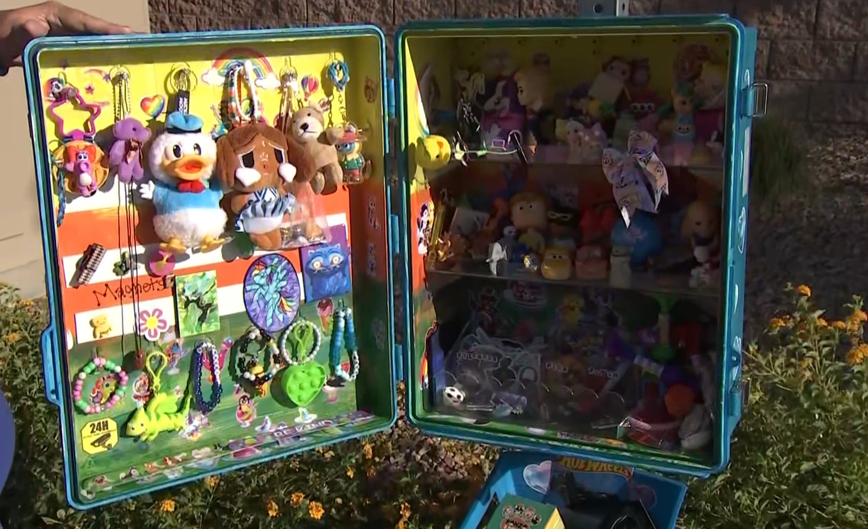 Trinket trade boxes spread joy across Las Vegas valley